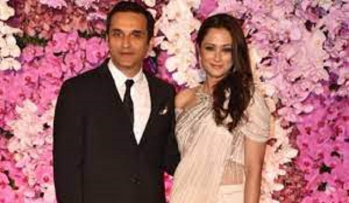 Gayatri Joshi and her husband, Vikas Oberoi, return to India as no prima facie case is found against them in the Italy car crash, as per reports